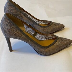 Grey lace Banana Republic Madison heel size 6